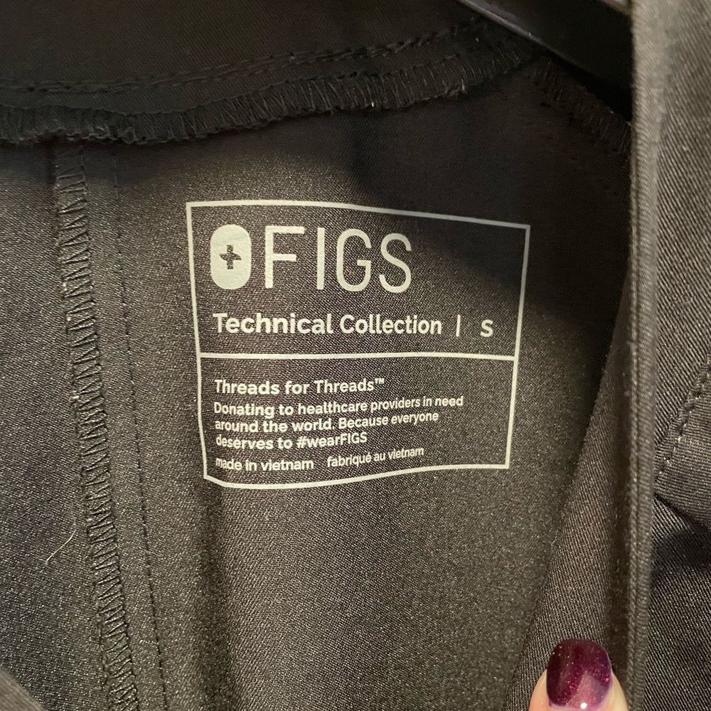Men’s Figs Scrub Top Gem